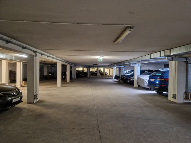 Wynajmę miejsce postojowe w garażu podziemnym Leszczyńskiej 4 Łódź