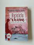 Livro “Bicicleta à chuva” de Margarida Fonseca Santos