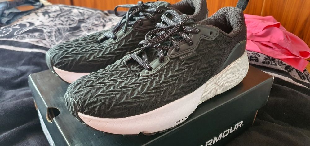 Męskie Buty do biegania Under Armour UA HOVR Mega 3 roz. 44.5