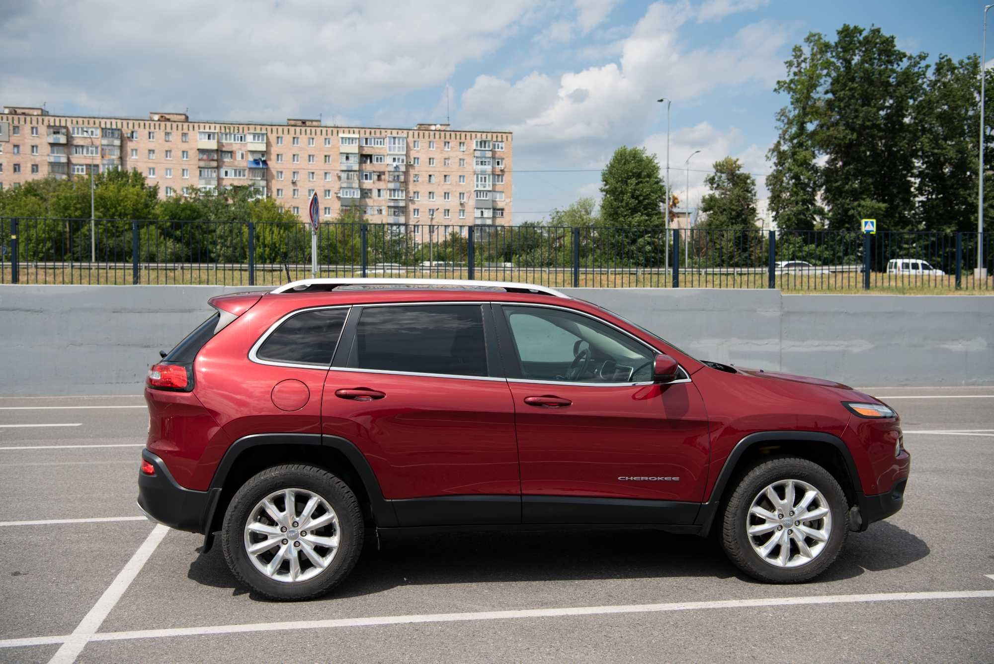 Jeep Cherokee KL 3.2 повний привід з цілою безпекою