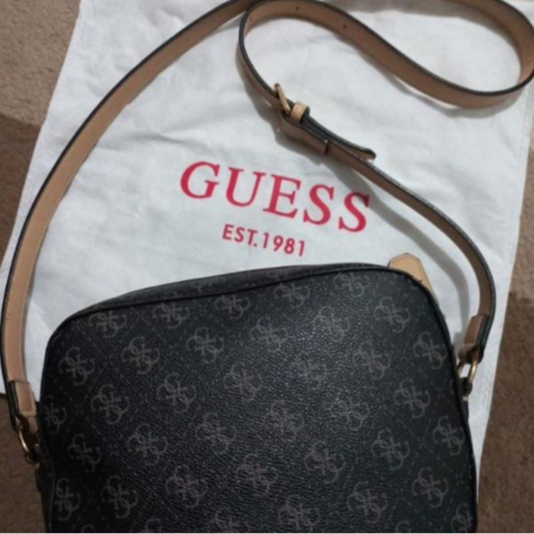 Сумка Guess не велика