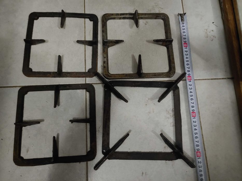 конфорки чугунные и одна алюминиевая