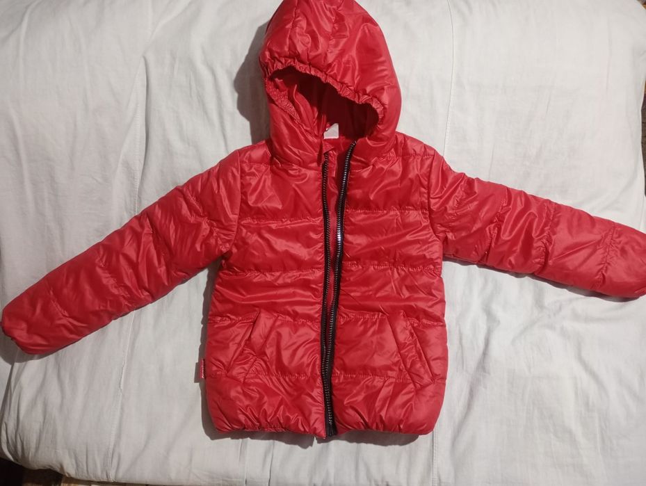 Куртка міжсезонна  на дівчинку.