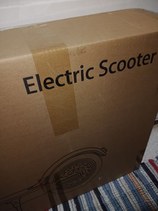 Trotinete electrica 350 watts.
Velocidade máx. de 25 km/h