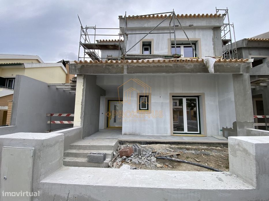 Moradia T5 nova - Tavarede