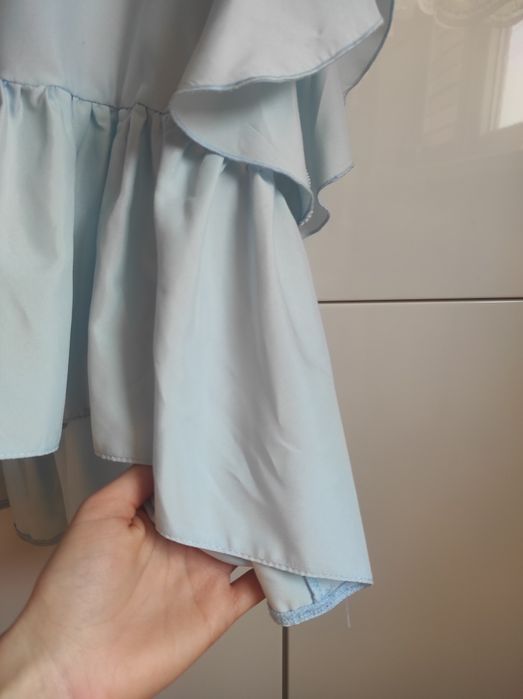 Niebieska bluzka z baskinką mielczarkowski