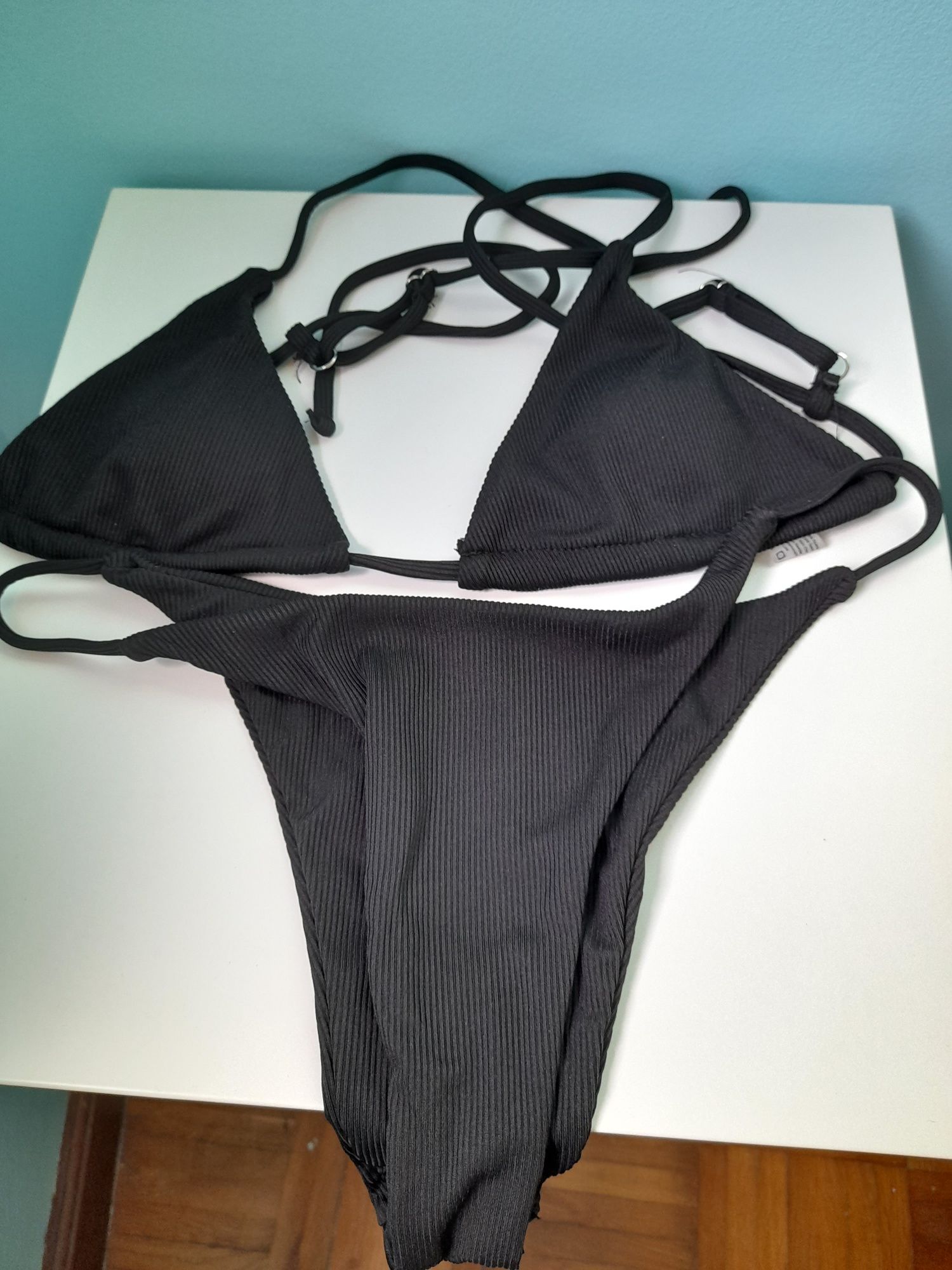 Bikini M com top pequeno