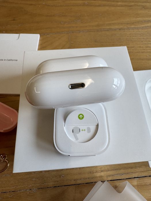 Apple AirPods Pro (1. generacja) + akcesoria nowe + etui!