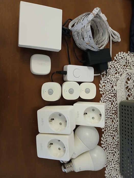 Lâmpadas e tomadas inteligentes tapo