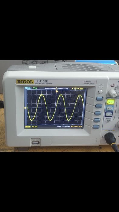 Інвектор-перетворювач напруги 12/220Вт