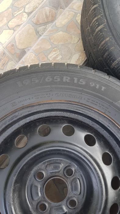 Продам шини з дисками R15 зимові