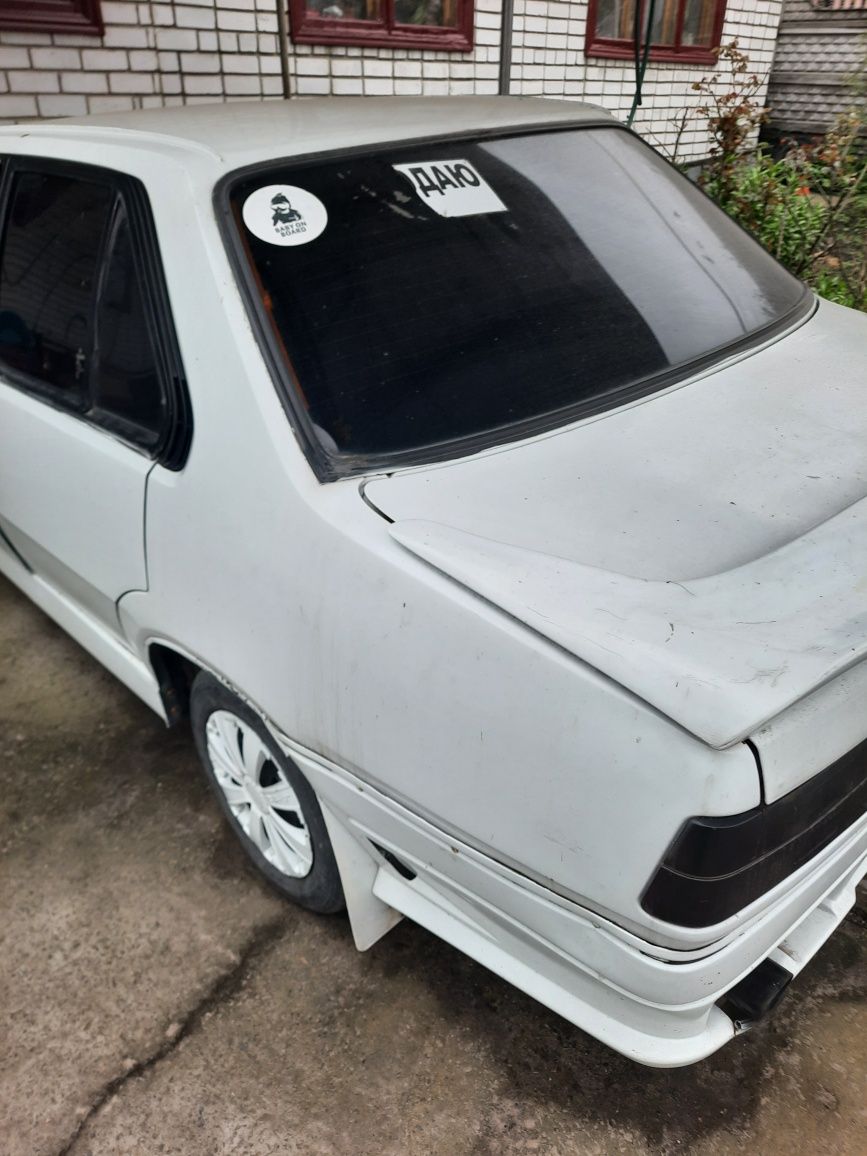 Продам Renault седан