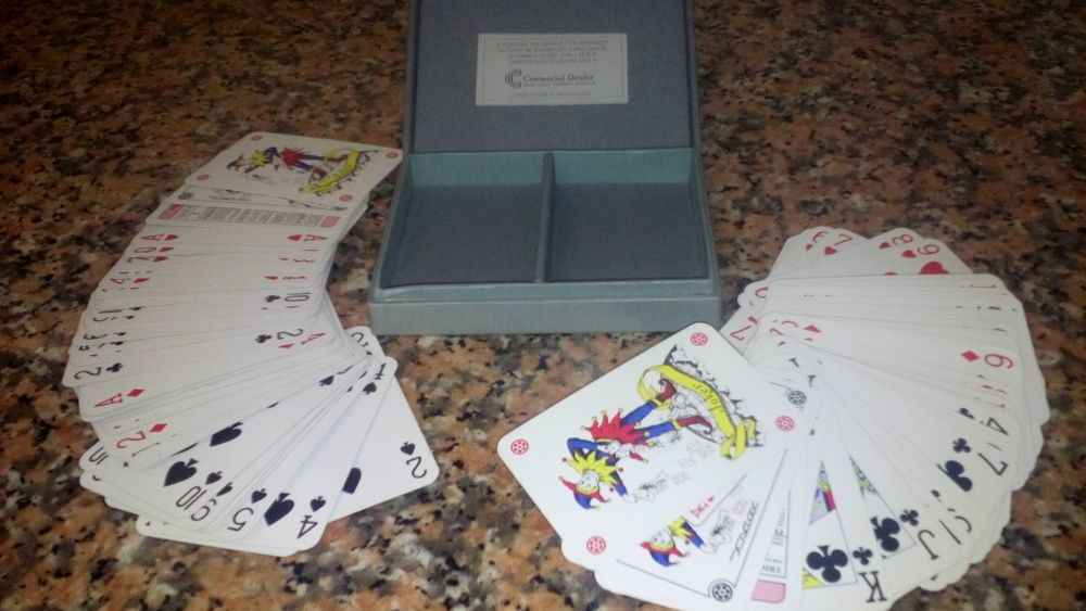 Baralhos de cartas para coleção ou jogar