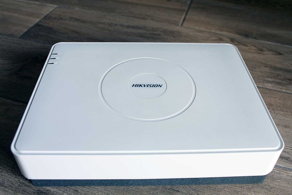 8 канальный POE видеорегистратор NVR Hikvision DS-7108NI-Q1/8P