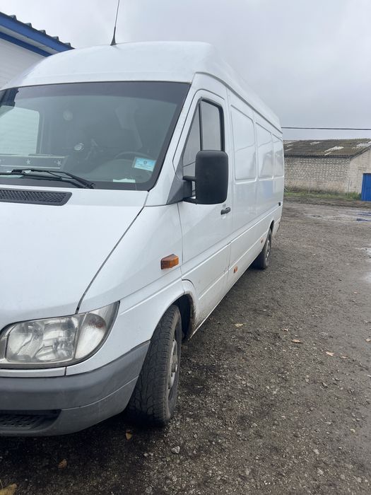 Вантажні перевезення бусом