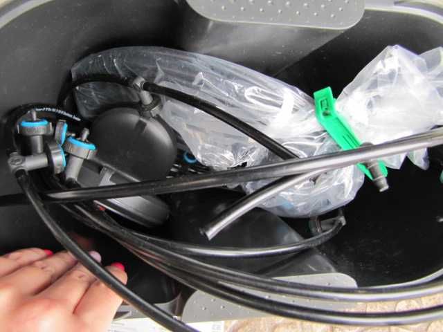 Gardena AquaBloom solarny zestaw nawadniający ze zbiornikiem wodnym