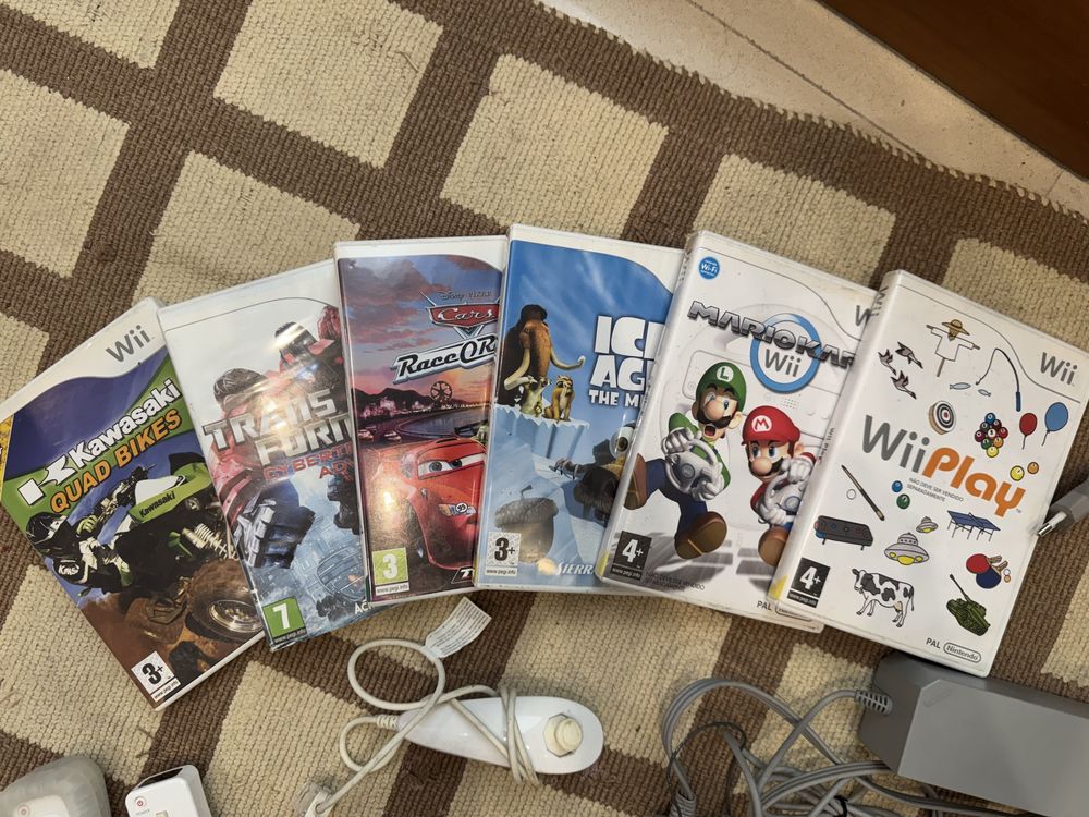 Nintendo Wii com jogos e muitos extras
