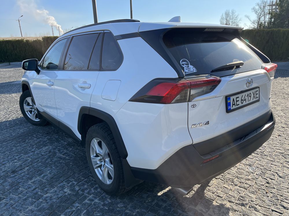 Продам TOYOTA RAV4 2019