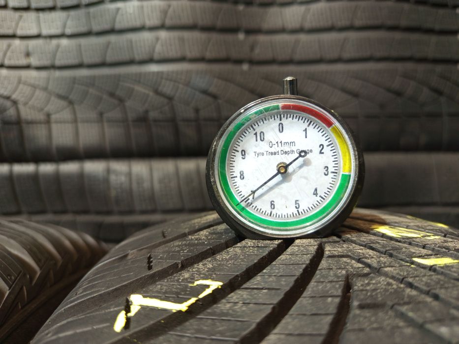 215/65R17 Kumho Solus4s Ha32