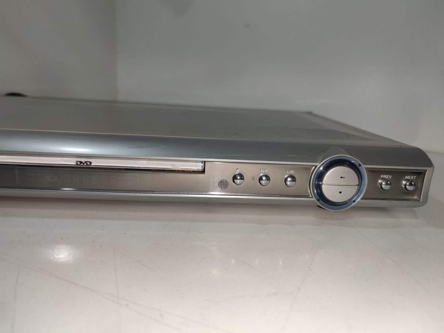 Leitor de DVD - A G -  usado a funcionar