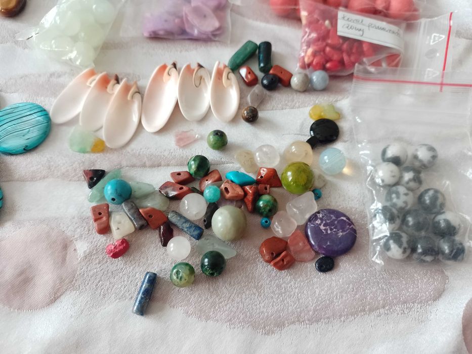 Mega zestaw ponad 0,5kg mix kamieni do tworzenia biżuterii 2