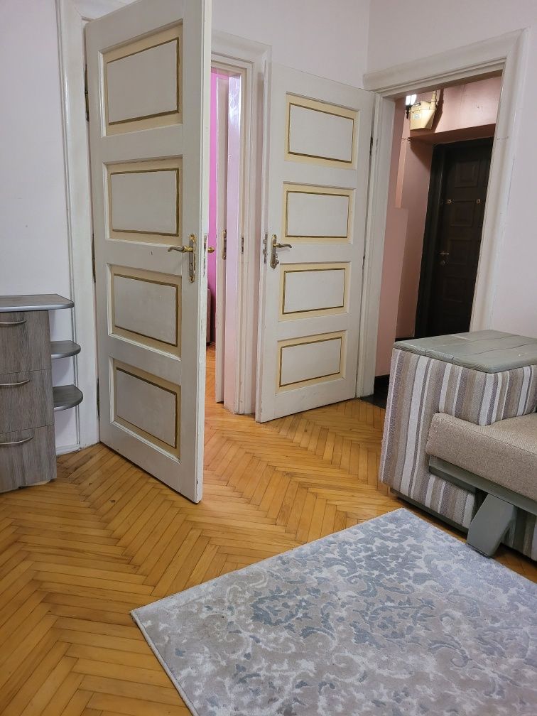 Продам 2 км.кв.вул.Чорновола(Центр,парк Шевченка),авт.опал,кім.окремі