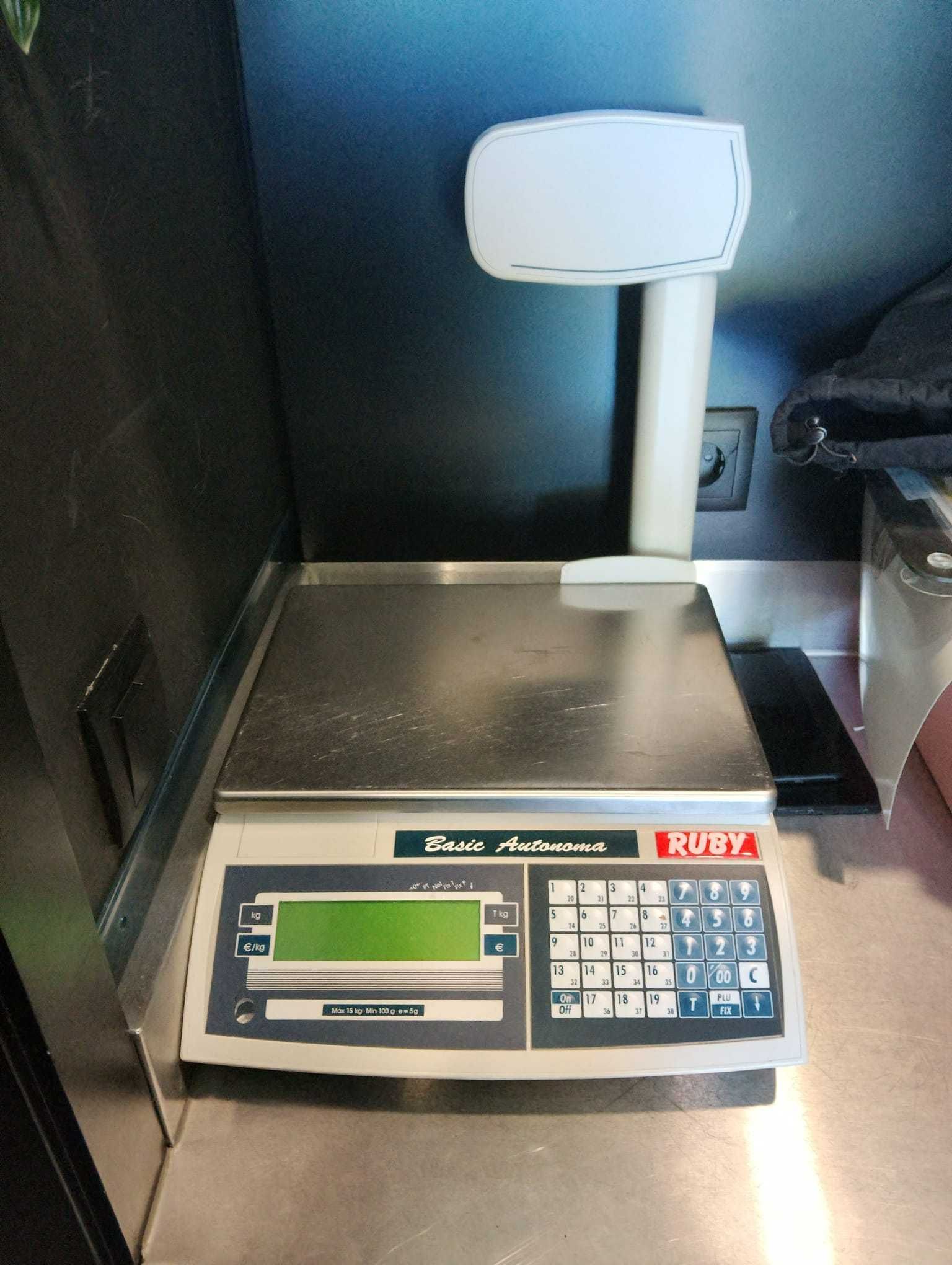 Equipamentos de mercearia e supermercado variados