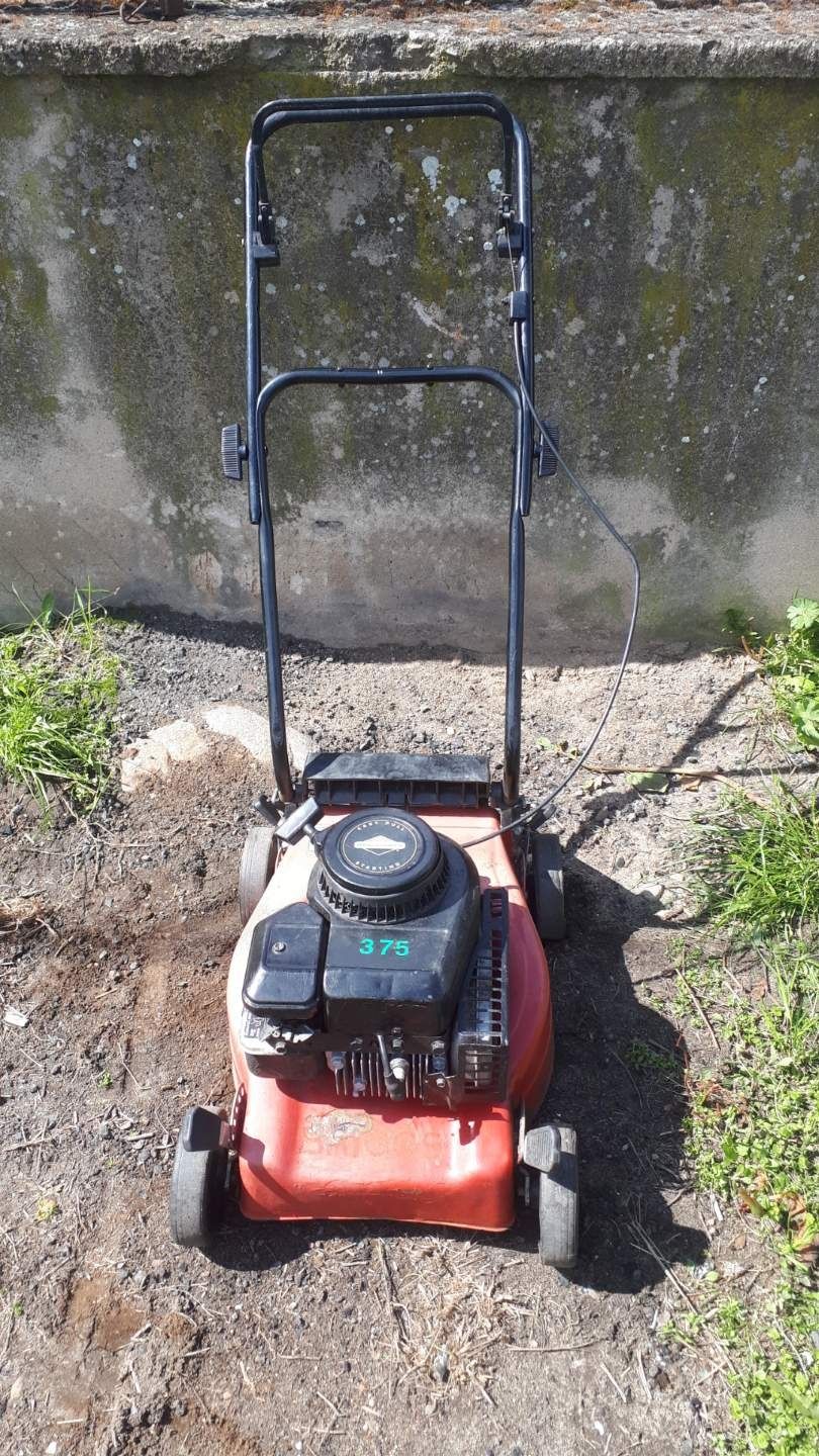 Kosiarka spalinowa z silnikiem Briggs Stratton