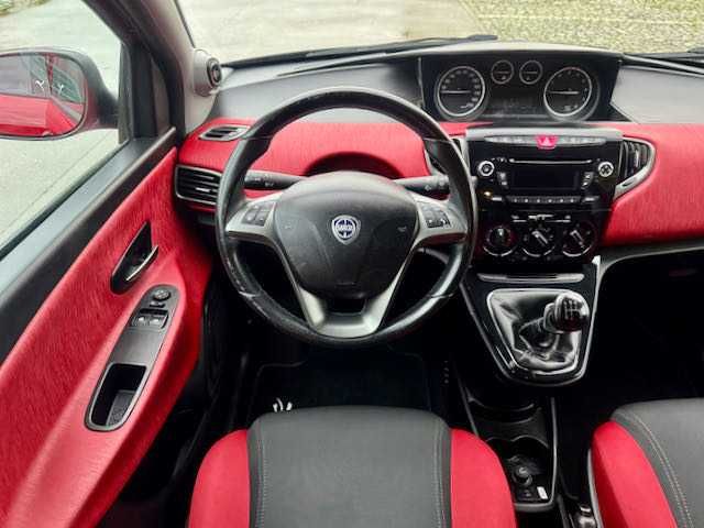 LANCIA YPSILON 1.2 Black&Red 70Cv | Bluetooth | USB | Mãos Livres