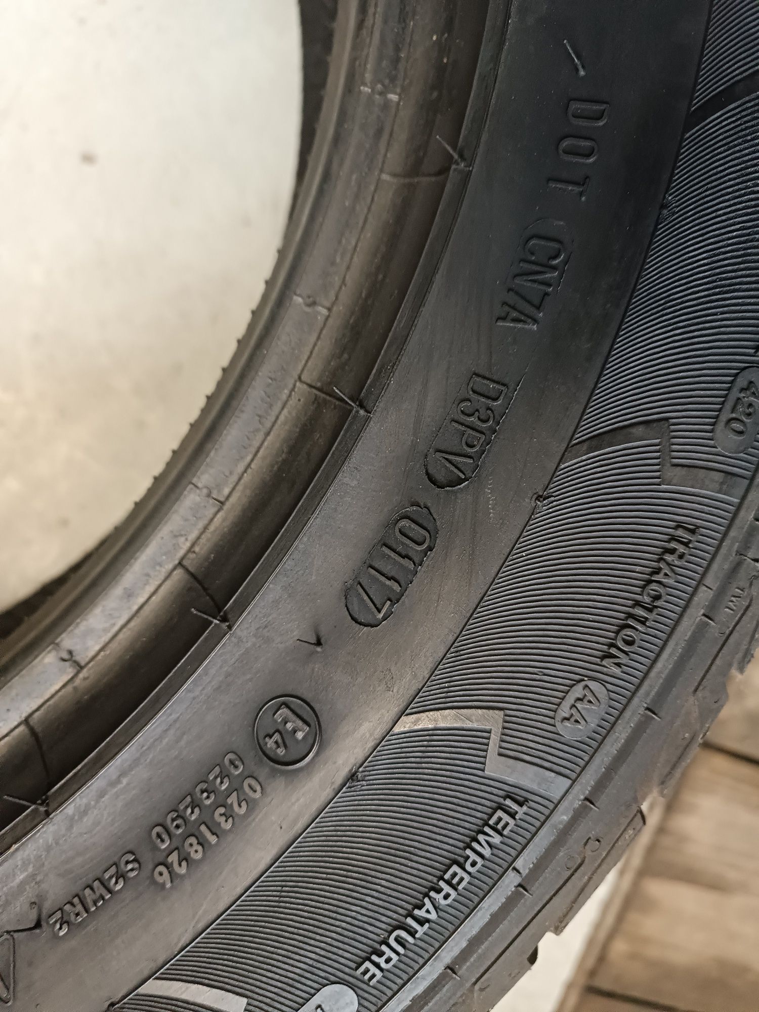 235/55R17 Continental Cross Contact