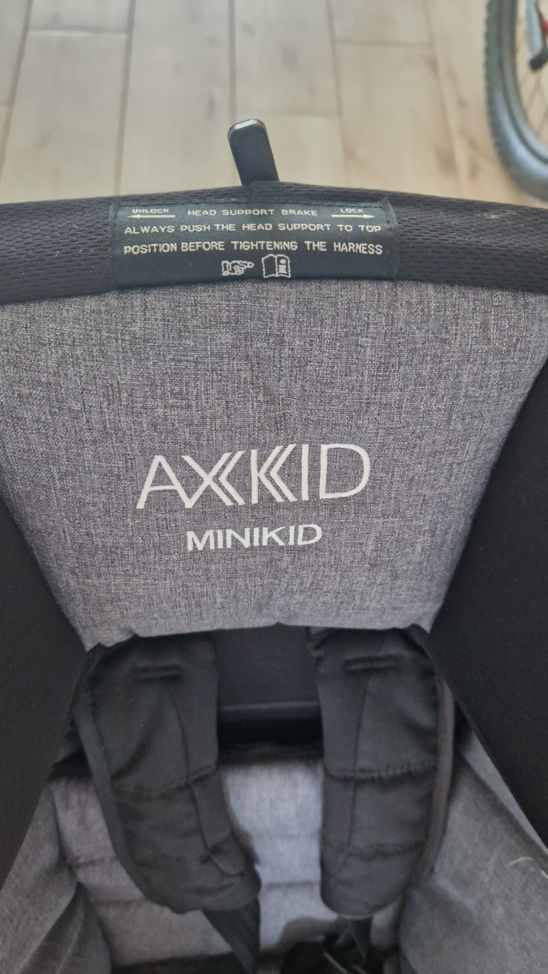 ULTRAbezpieczny  fotelik AXKID 0-25kg