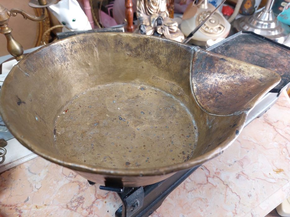 Antiga balança em ferro fundido e latão 5kg 

Balança mecânica, c