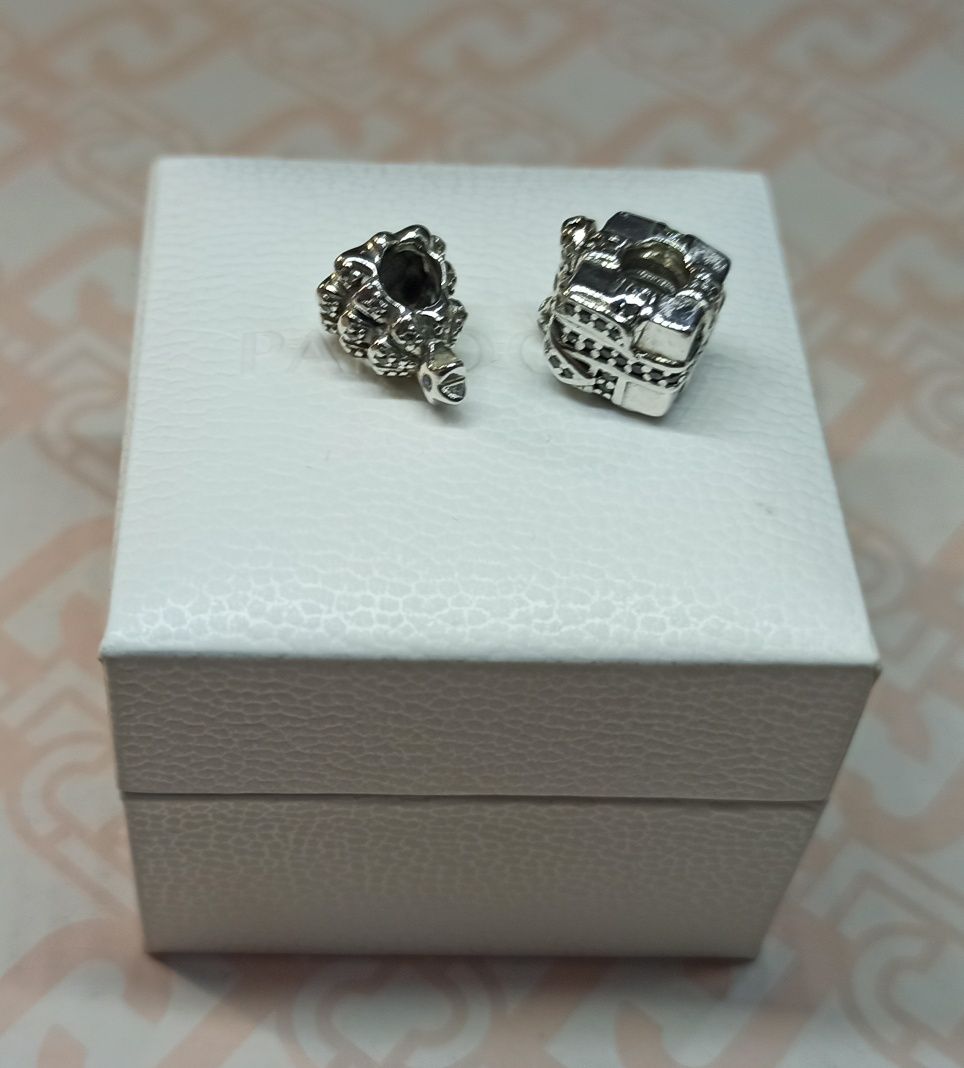 Conta / Charm P/ Pulseira Pandora Original -  Presente -