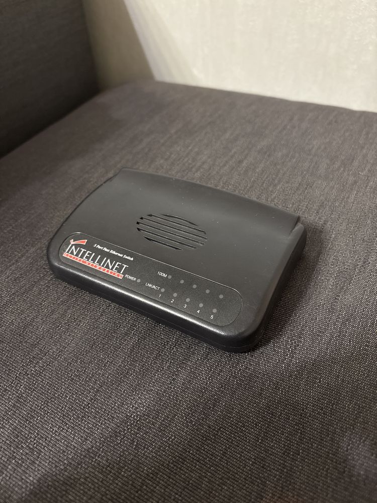 Switch Intellinet 5 portowy Fast Ethernet
