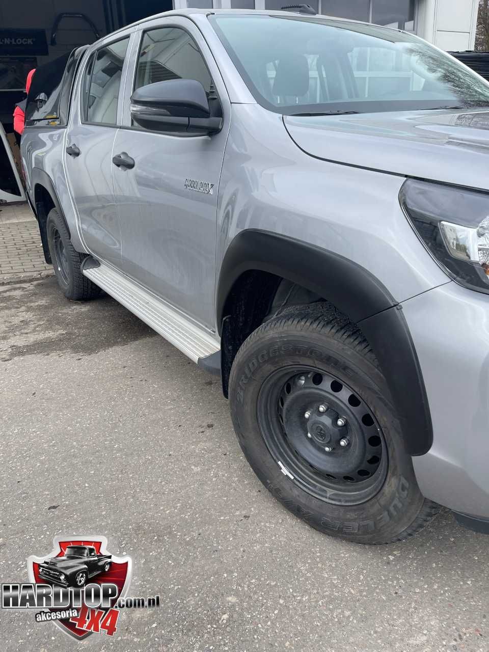 Poszerzenia Nadkoli Toyota Hilux Pickup Hardtop