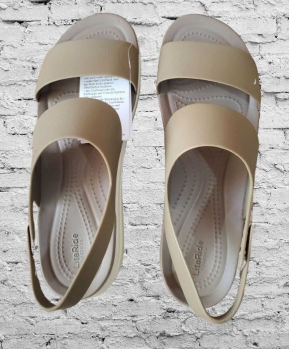 Босоніжки жіночі Crocs