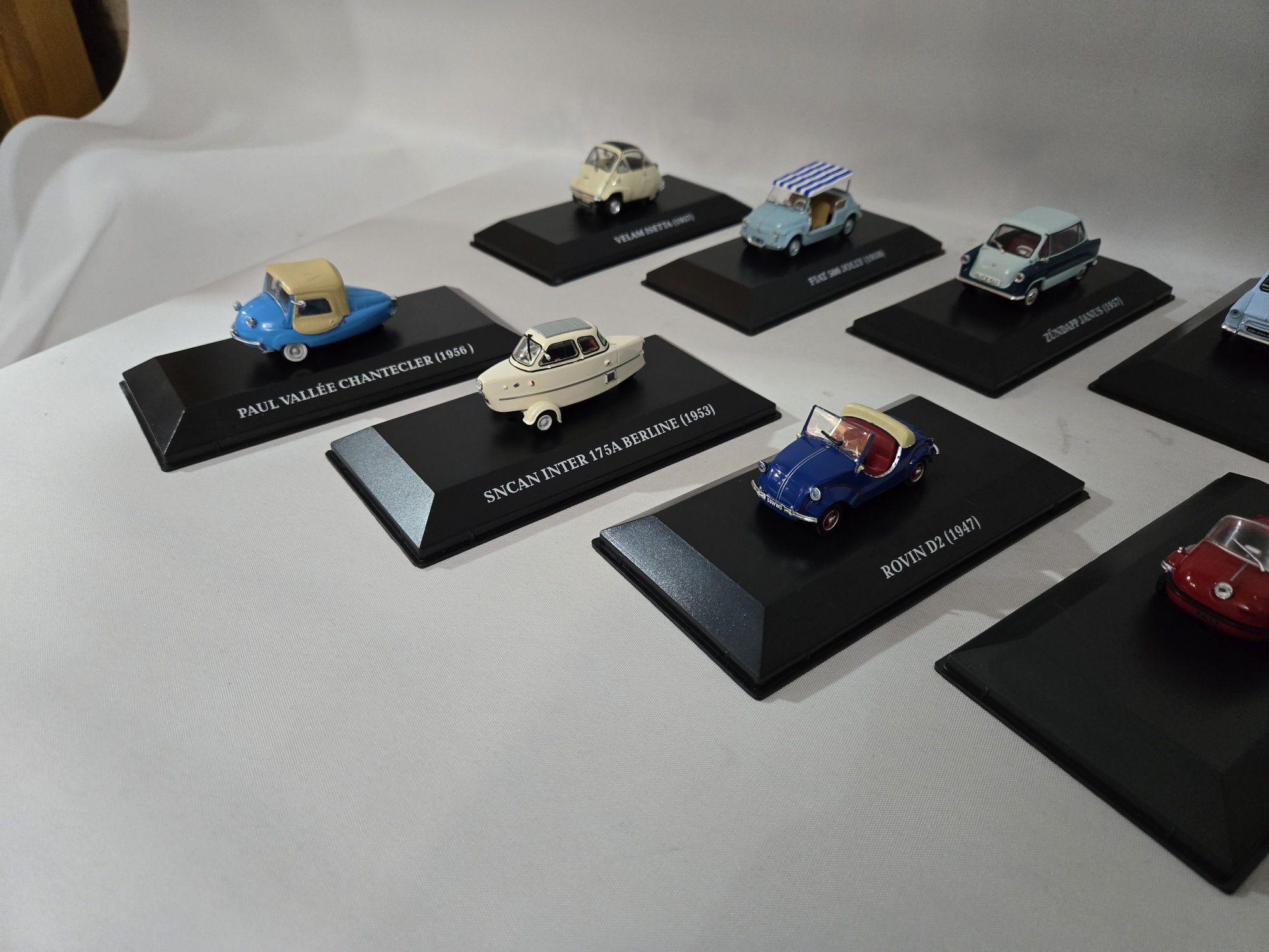 Coleção de miniaturas micro carros 1/43