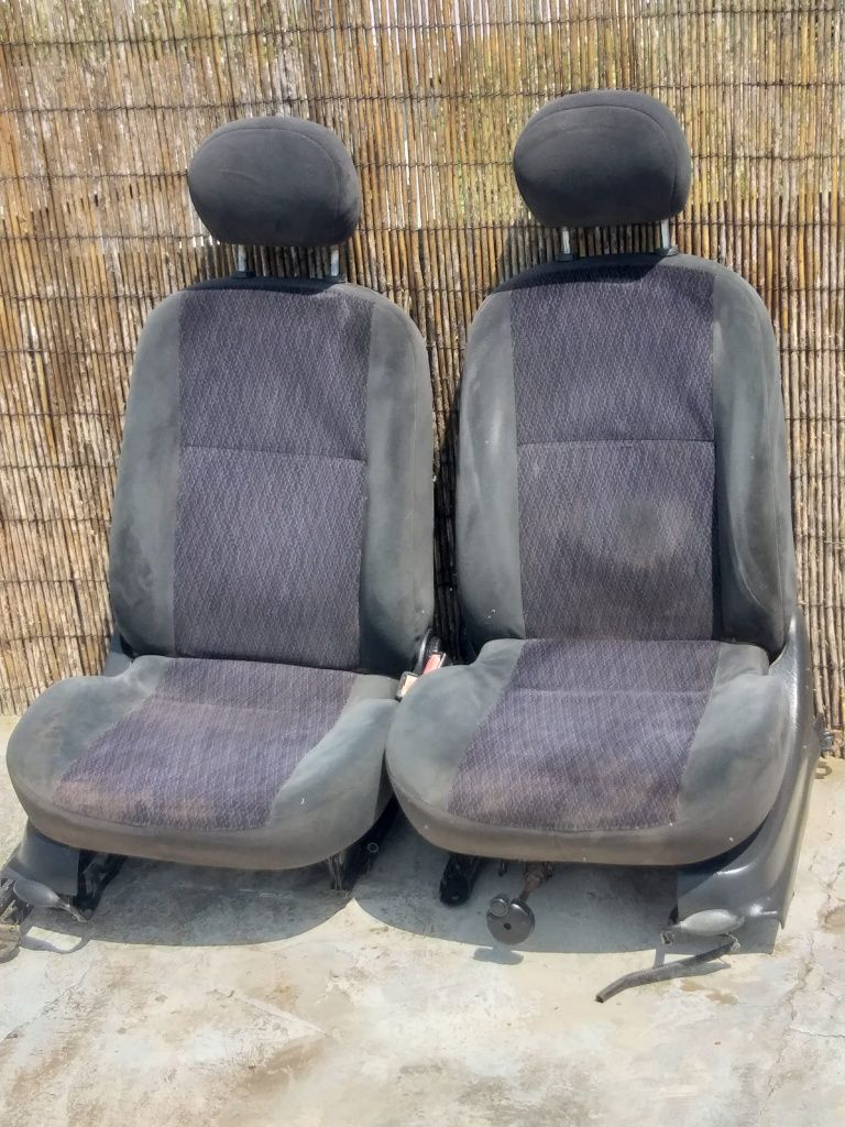 Conjunto Bancos Ford Focus Carro 5 Portas Ano 2002