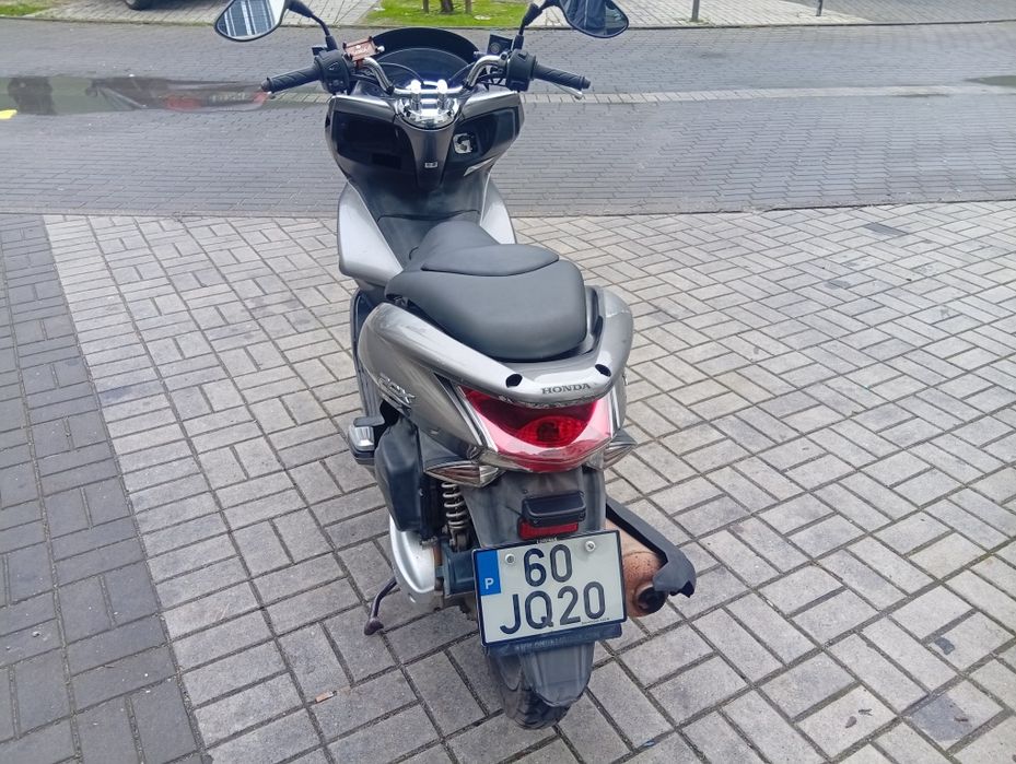 PCX ano 2011 gasolina