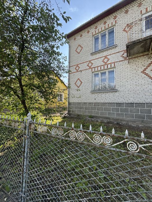 Продається будинок поруч з м.Шептицький
