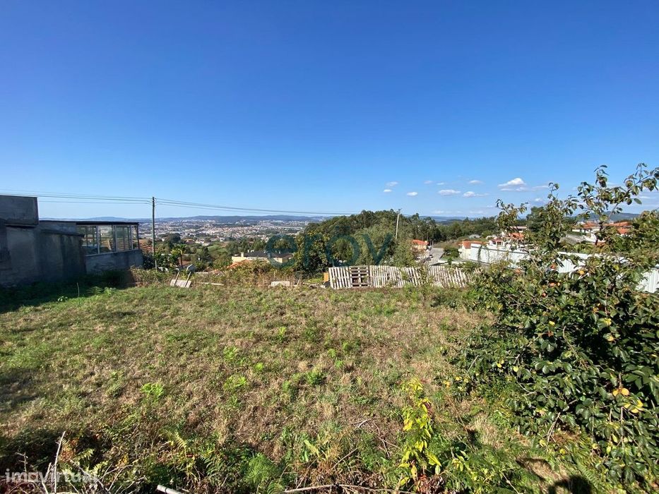 Lote de Terreno com 600 m² em Roriz – Santo Tirso