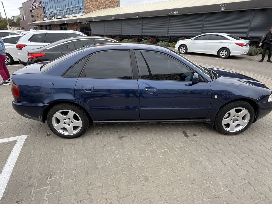 Продам Audi a4 b5 1.8 бензин