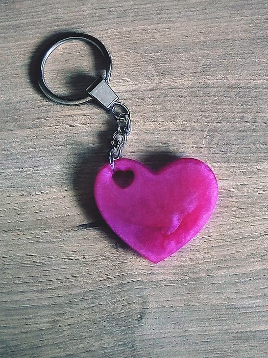 Brelok serce z żywicy epoksydowej