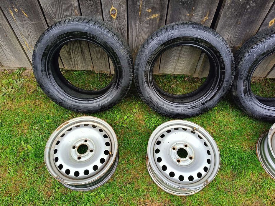 Felgi 14 4x100 z oponami Zimowymi 175/65/14 6mm bieżnik Dębica VW Audi