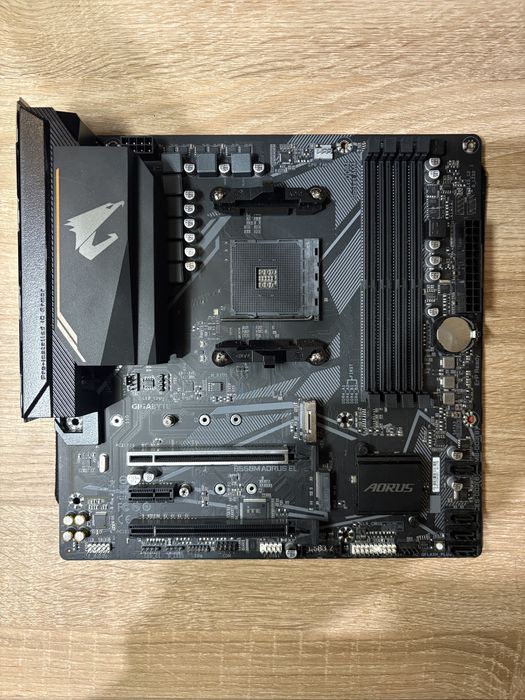 Материнська плата Gigabyte B550M Aorus Elite (sAM4, AMD B550