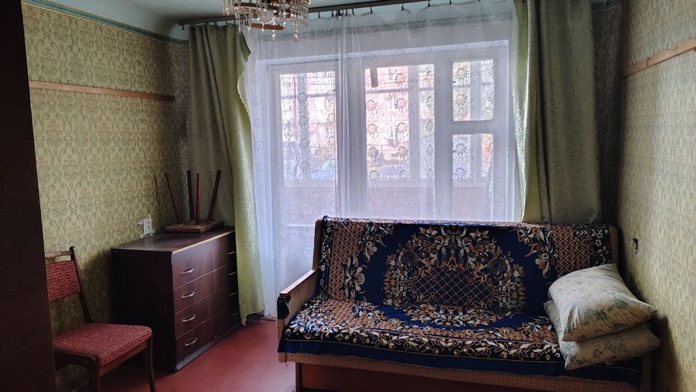 Продається двокімнатна квартира в місті Пирятин