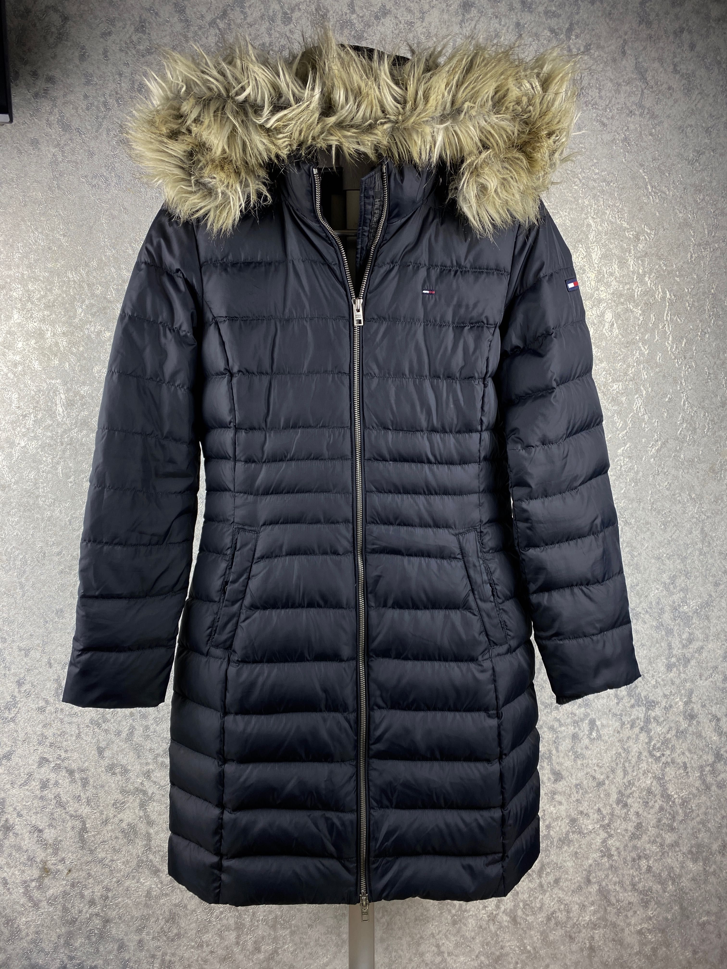 Женский черный удлиненный пуховик Tommy Hilfiger