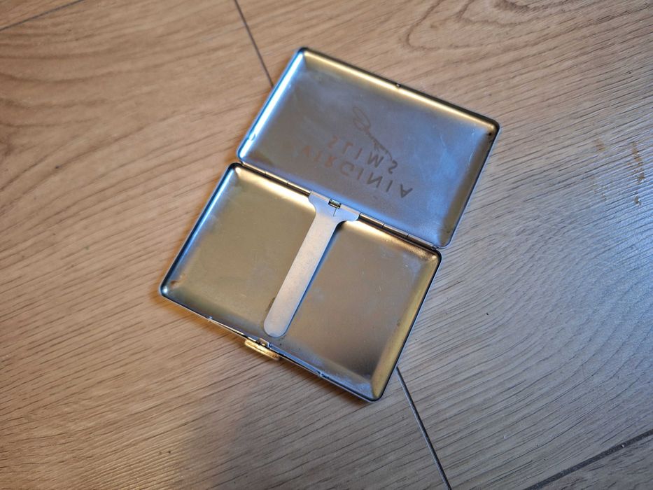 Papierośnica metalowa