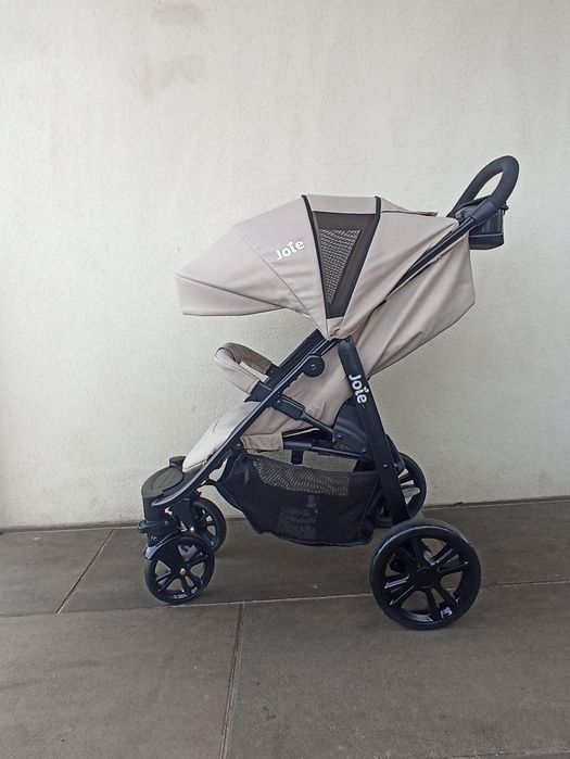 Wózek spacerowy joie litetrax beżowy