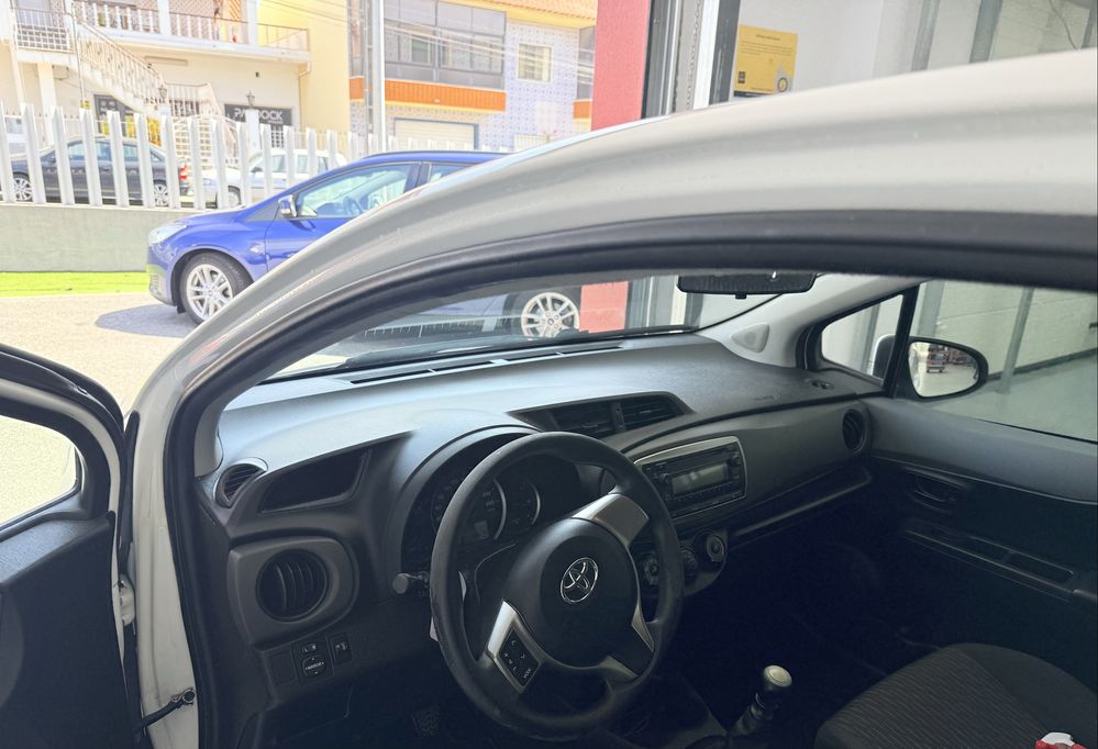 Toyota yaris 2012   Caixa de 6v